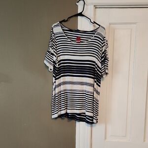 NWT Avenue Black and Cream Striped Short Sleeve Top